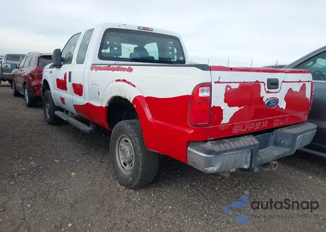 2015 Ford F-250 Xl z USA, uszkodzony, nr VIN 1FT7X2B63FEC90964